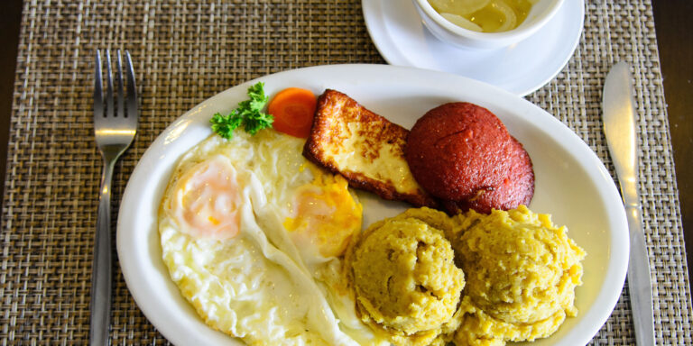 Desayuno, Almuerzo y Cena en República Dominicana